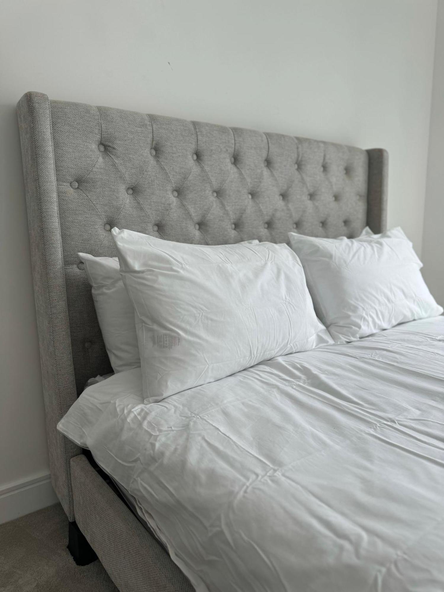 New 2 Bedroom, 2 Bathroom Flat In Fulham Londen Buitenkant foto