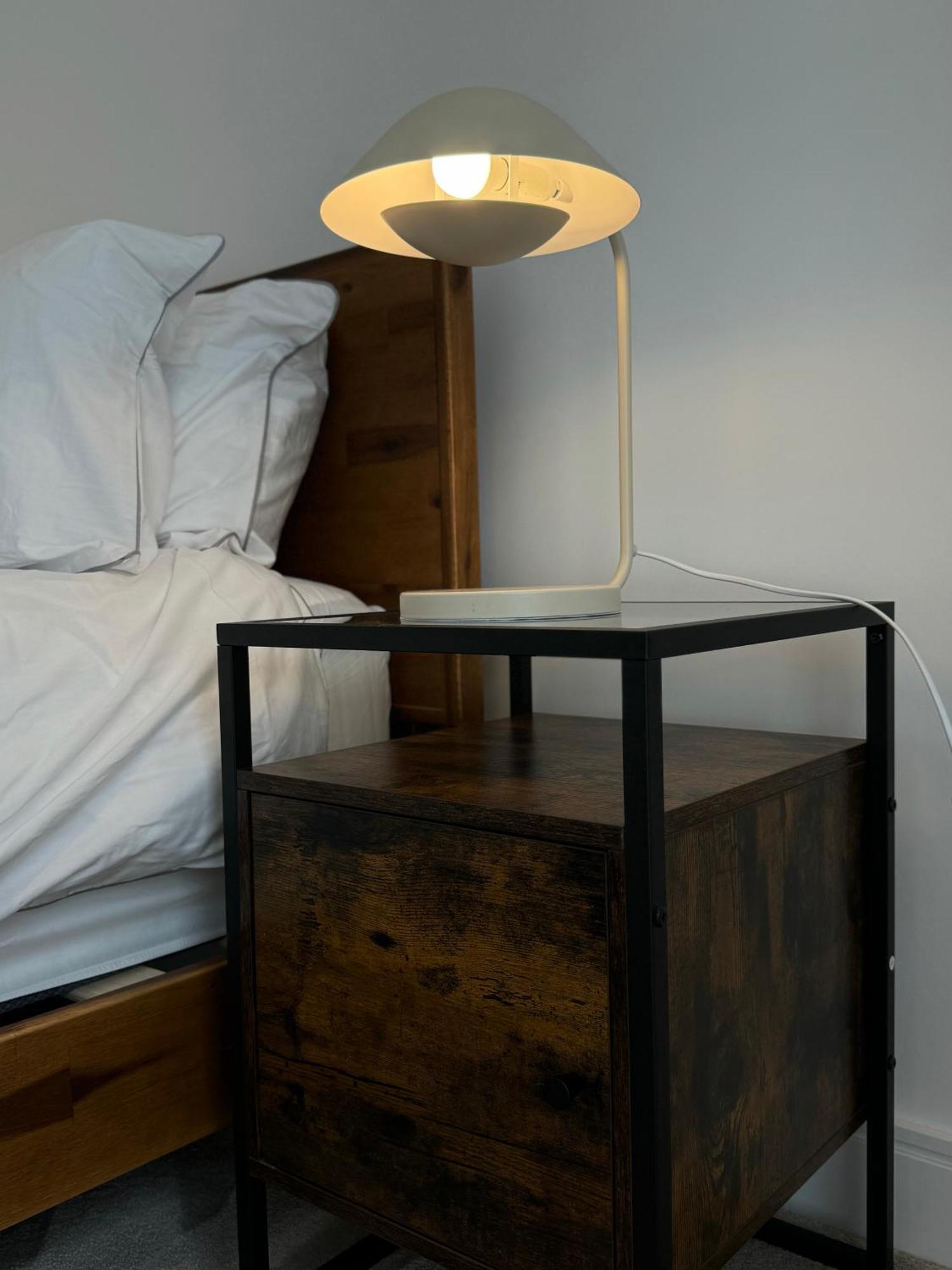 New 2 Bedroom, 2 Bathroom Flat In Fulham Londen Buitenkant foto