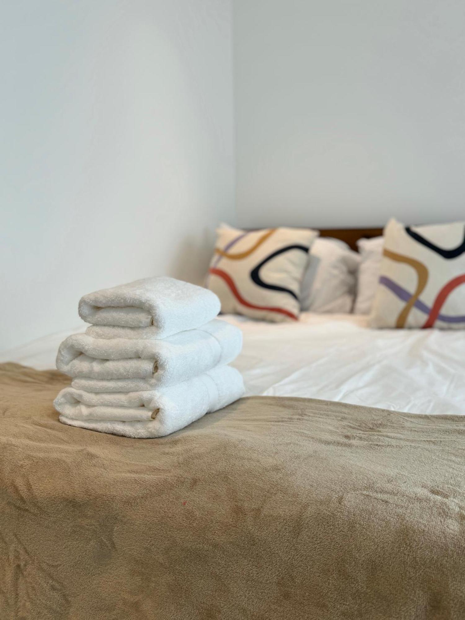New 2 Bedroom, 2 Bathroom Flat In Fulham Londen Buitenkant foto